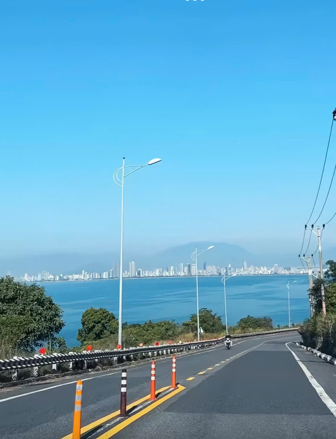 z7085791558526_ad806759c1d09b6b15bdca13aceb6b01