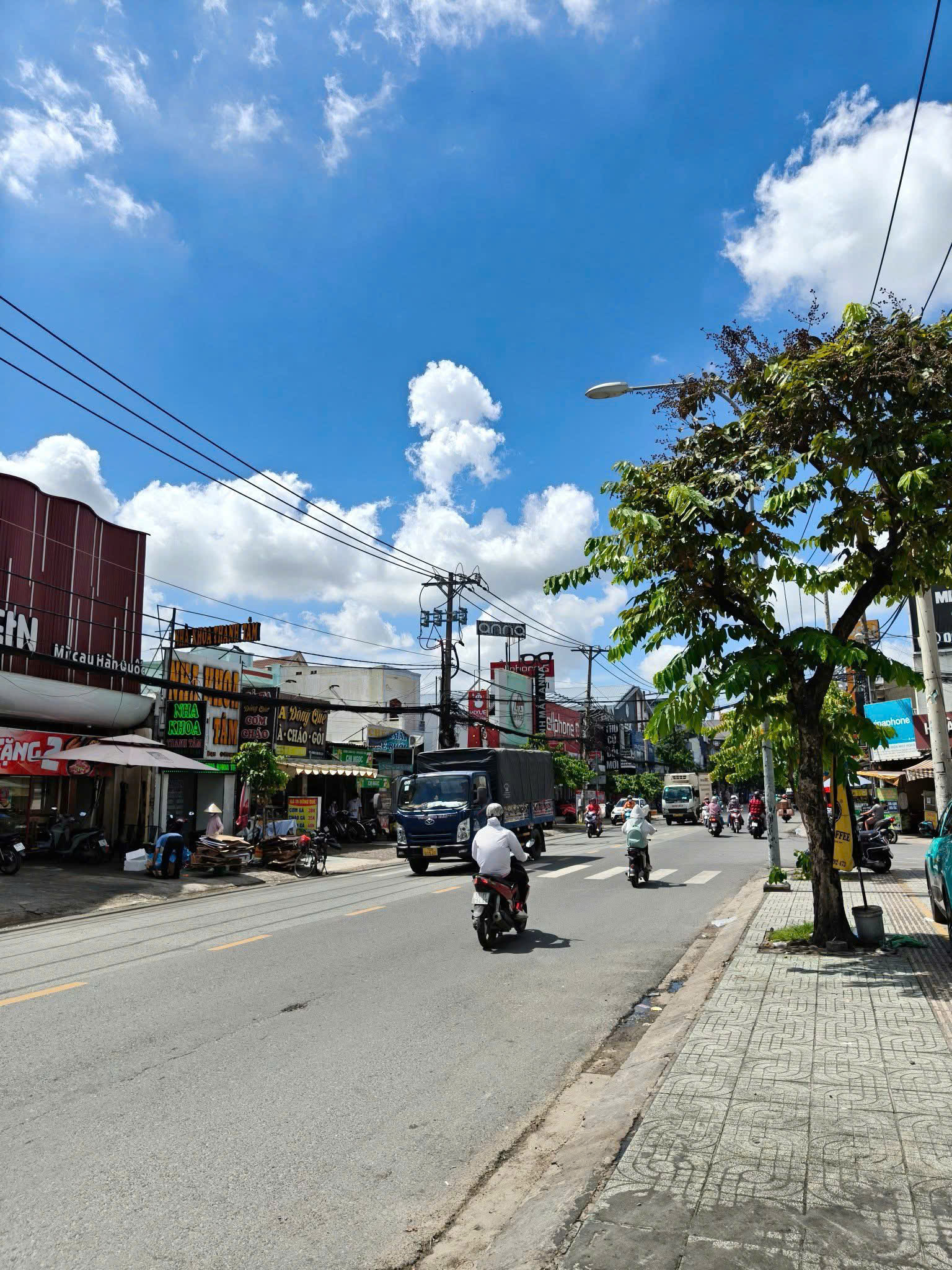 z7090646876185_5d428789677dd574e9e974b08206a534