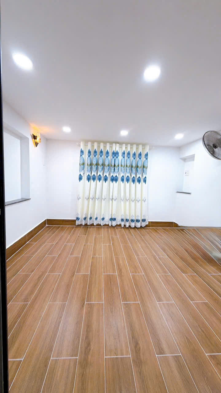 z7120233561852_656e5ad4fa4ad06222697f9a9d1b001e