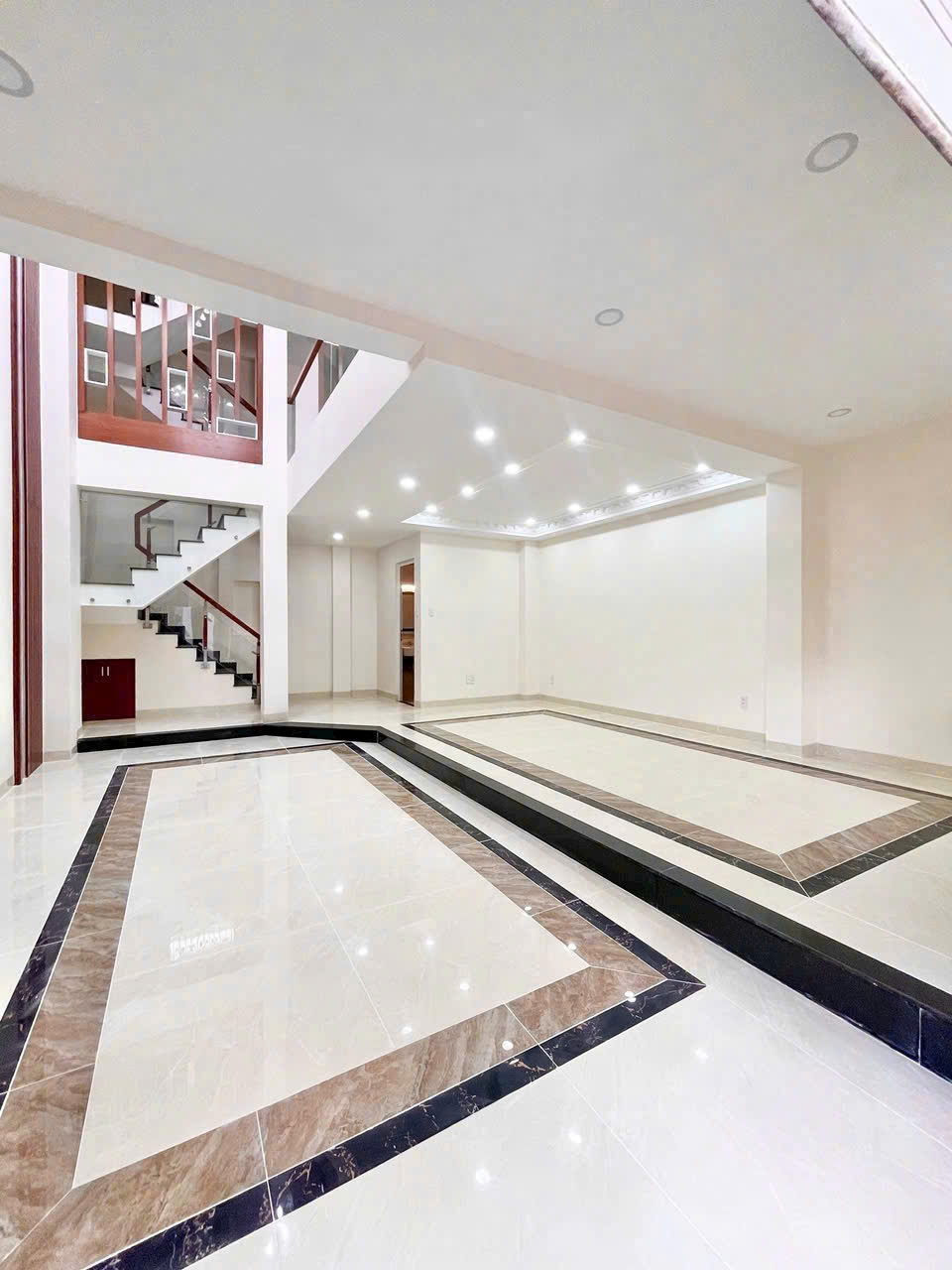 z7131620193021_7bb49b5a9494dd6e8929b9b2602a3226