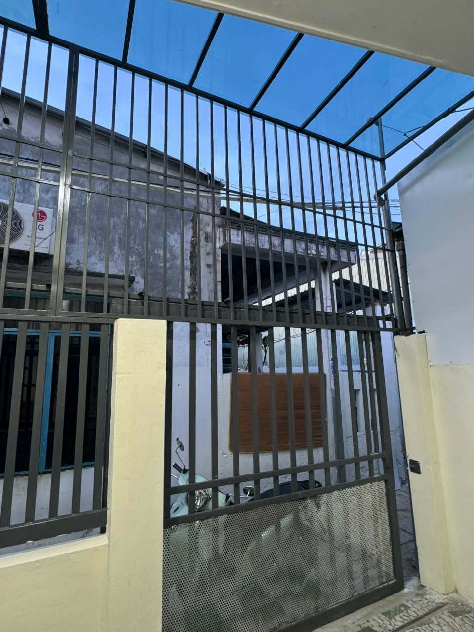 z7162920309682_59676d7d0837372e3c96eae929bfdcf5