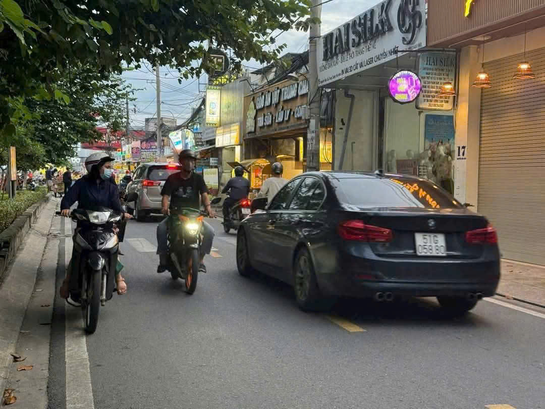 z7163229548803_2005f7aa7ff4fbab5e87a41351f982f3