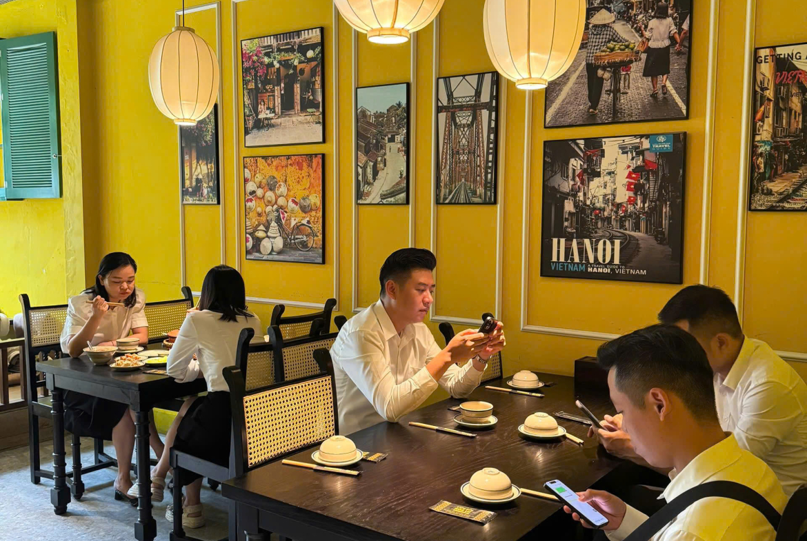 z7164000292440_8d758162b505db6e2377051f570d4179