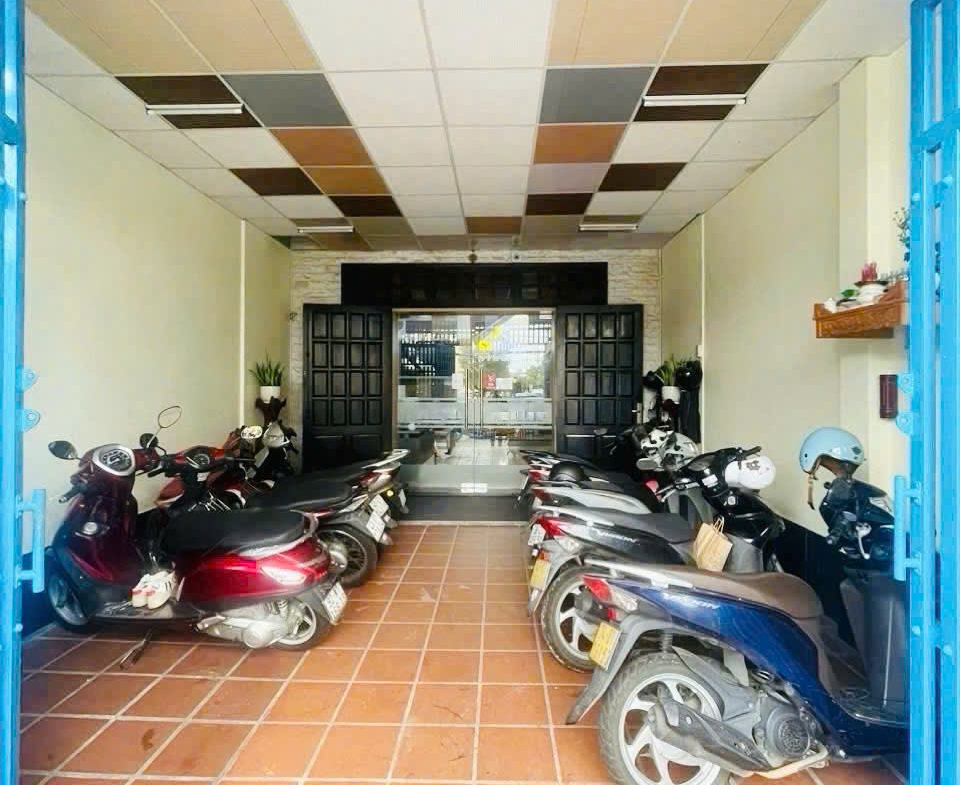 z7173847861881_4d384639569062496aa7301779e1691f