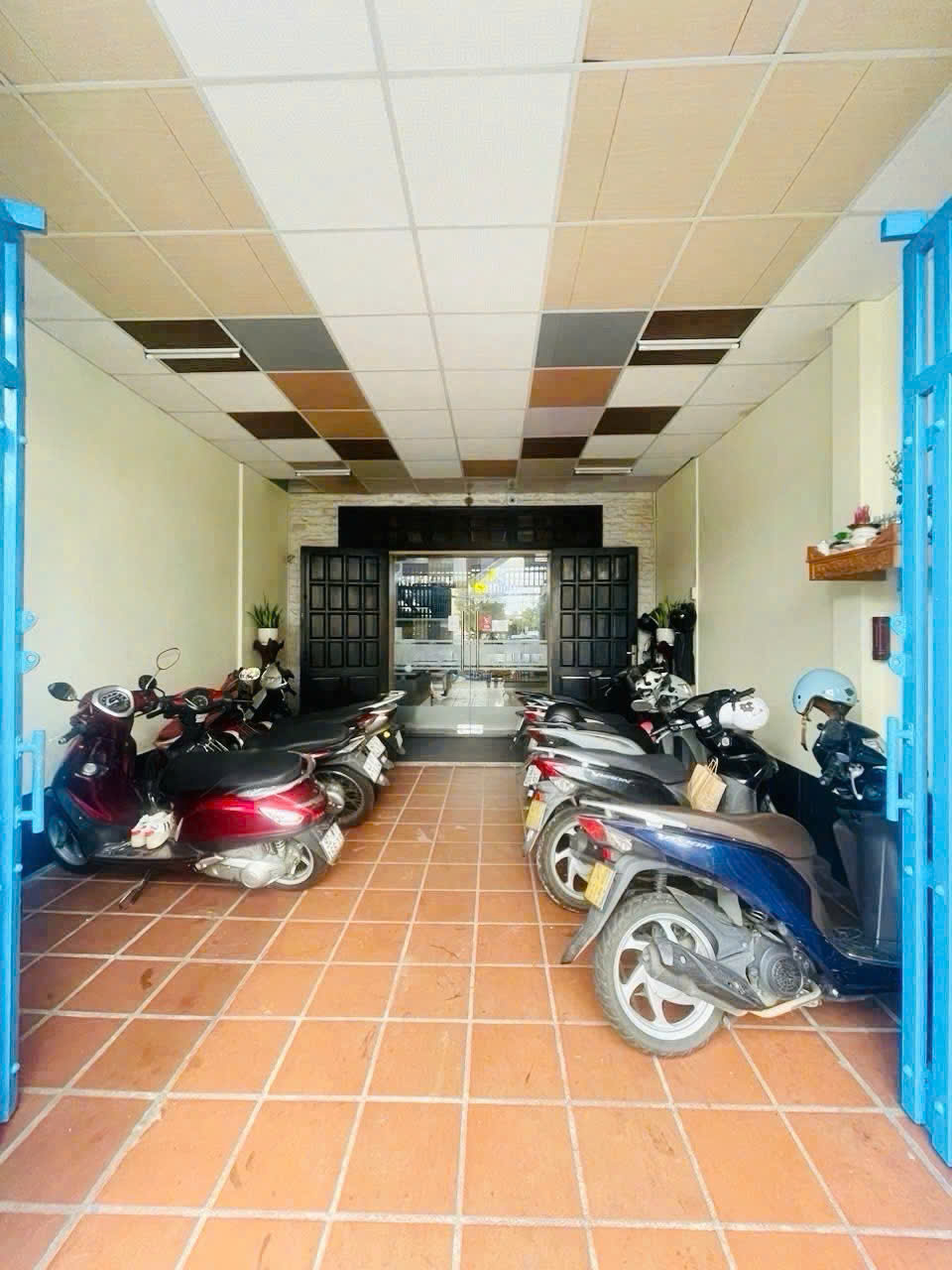 z7173847861881_4d384639569062496aa7301779e1691f