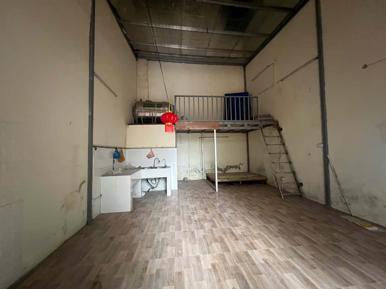 z7175463879911_5770f3ba1e9fd5bcab3086fb33794106