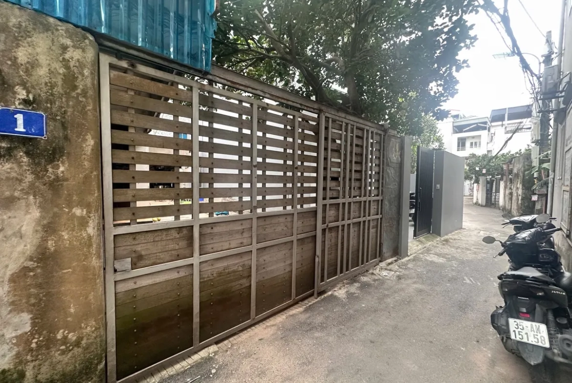 049d88f3-8224-590a-be41-327a034204f8