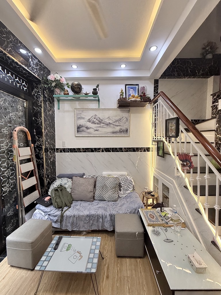 123m-8027CF79-mi47o576_40_12