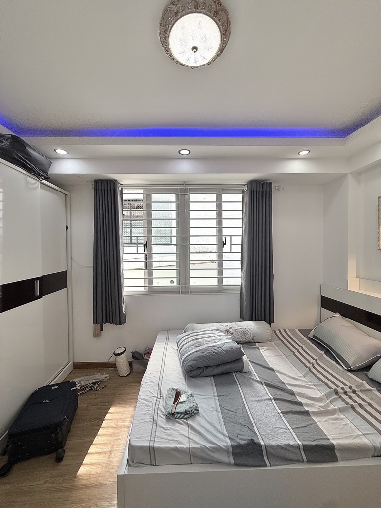 123m-8027CF79-mi47o576_52_17