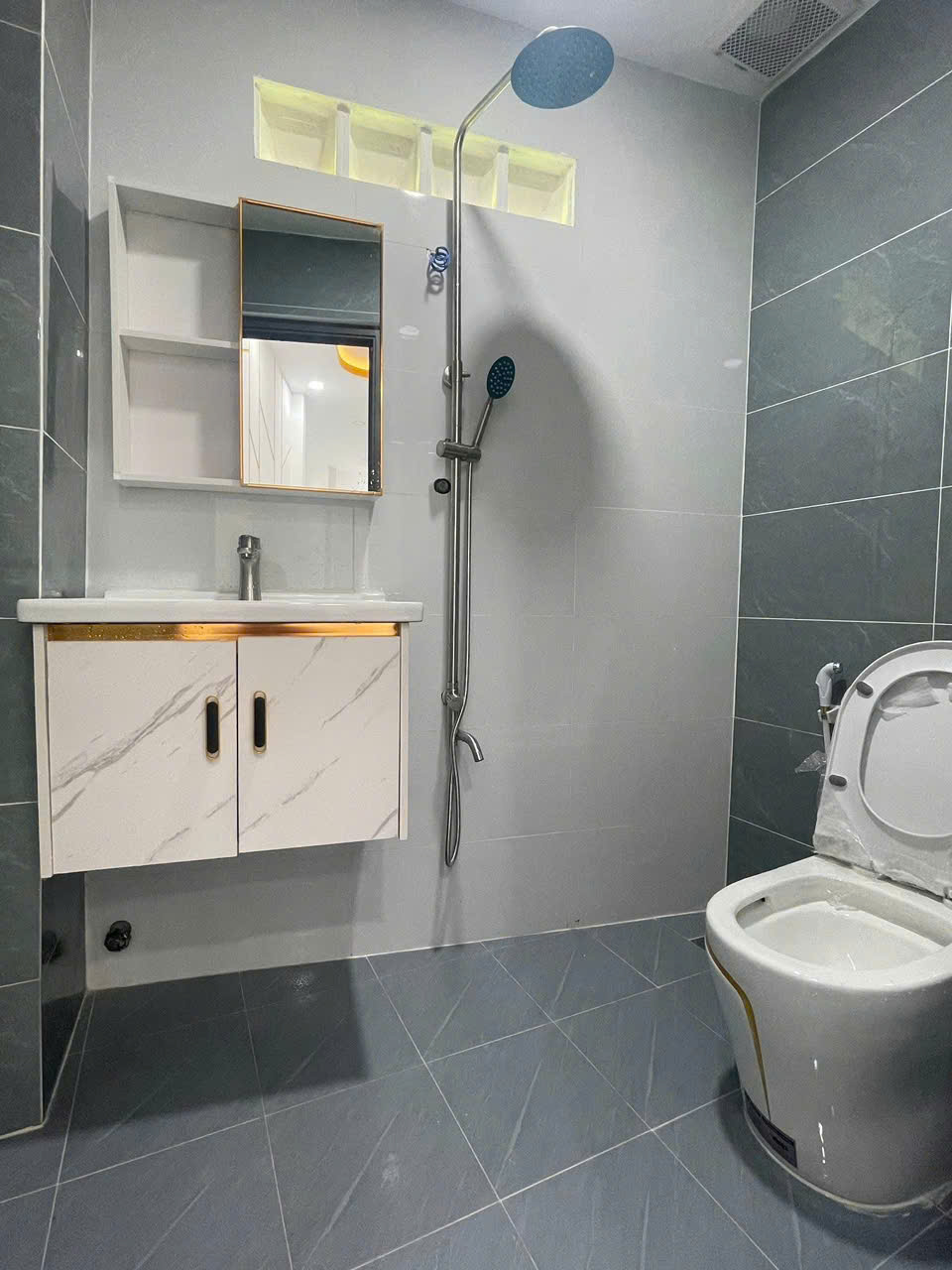 136852010265048937824