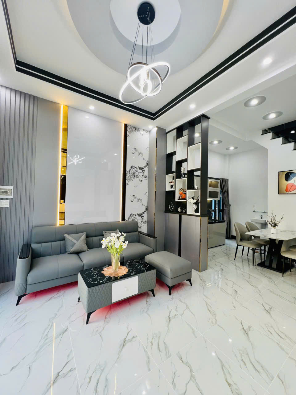 15045633659493764106