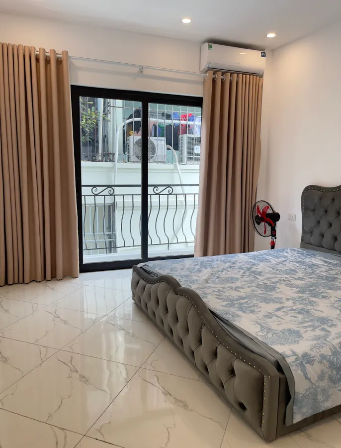 2096e6f0-af24-594e-bc14-1c6a25a7b1fe