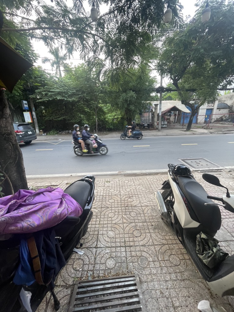 35r4-B59AD08C-mc19y1iv_42_16