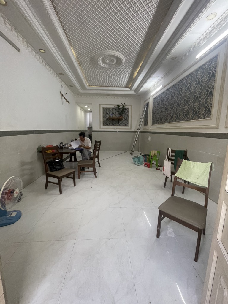 35r4-B59AD08C-mc19y1iv_46_17