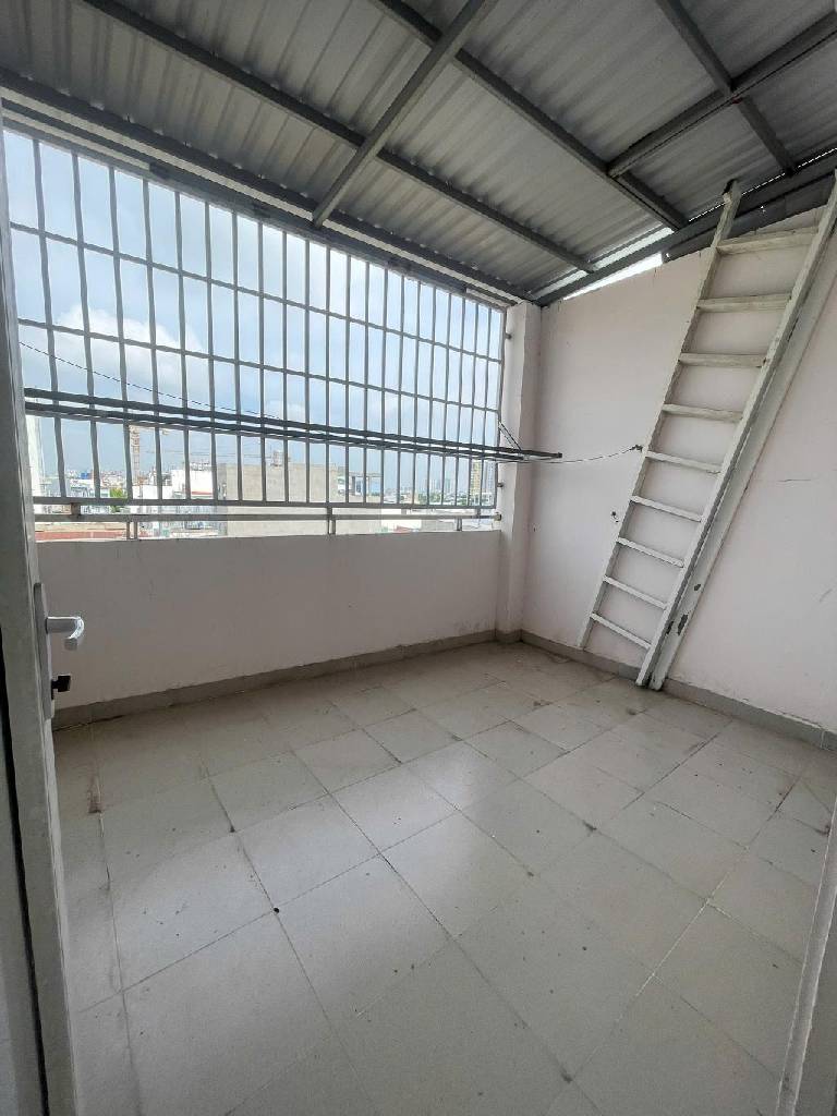 3pfz-727E3656-mgvumio3_45_18