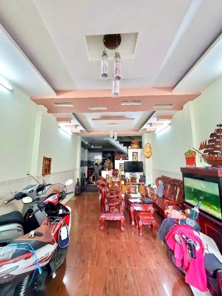 Ban nha Duy Tan P 10 3.4x21m 4 tang 4pn 5wc 8.8 ty 1