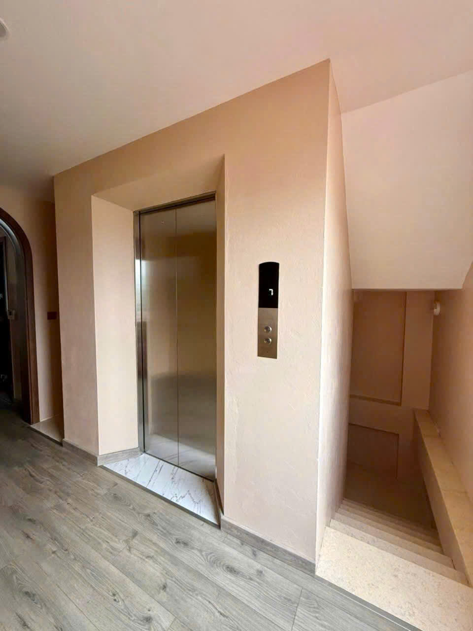 b27d75812f81a3dffa90