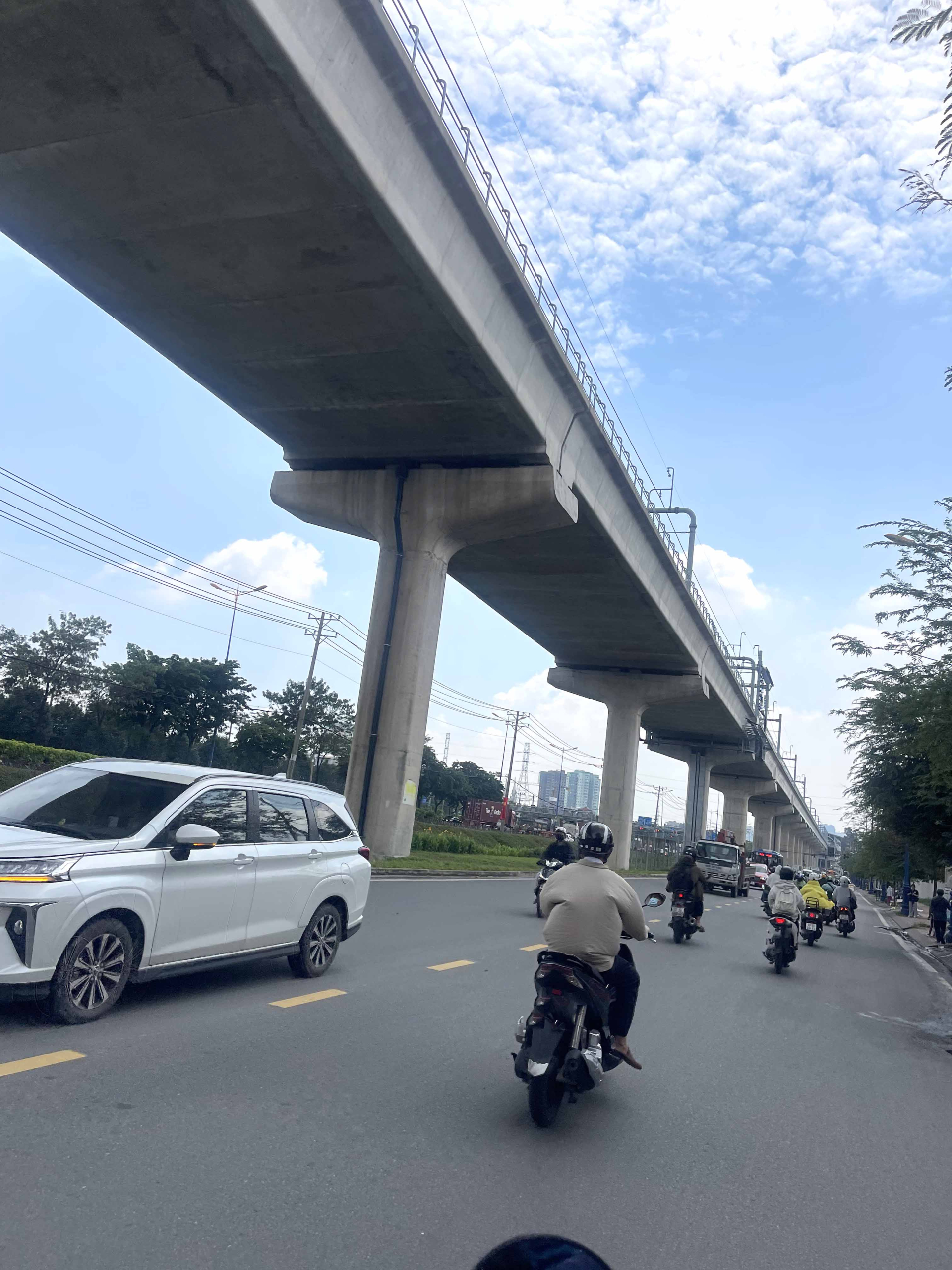 ban-dat-tho-cu-nguyen-van-ba-truong-tho-chi-14-ty-nhinh (3)