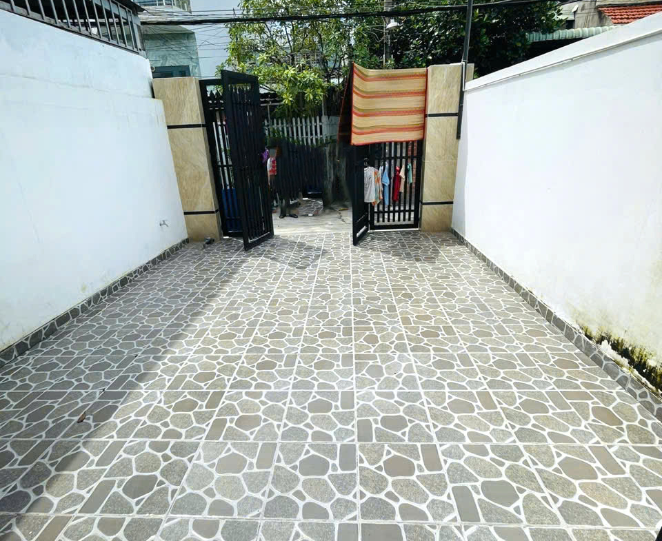 ban-nha-hem-xe-hoi-truong-tho-thu-duc-chi-5-ty-nhinh (3)