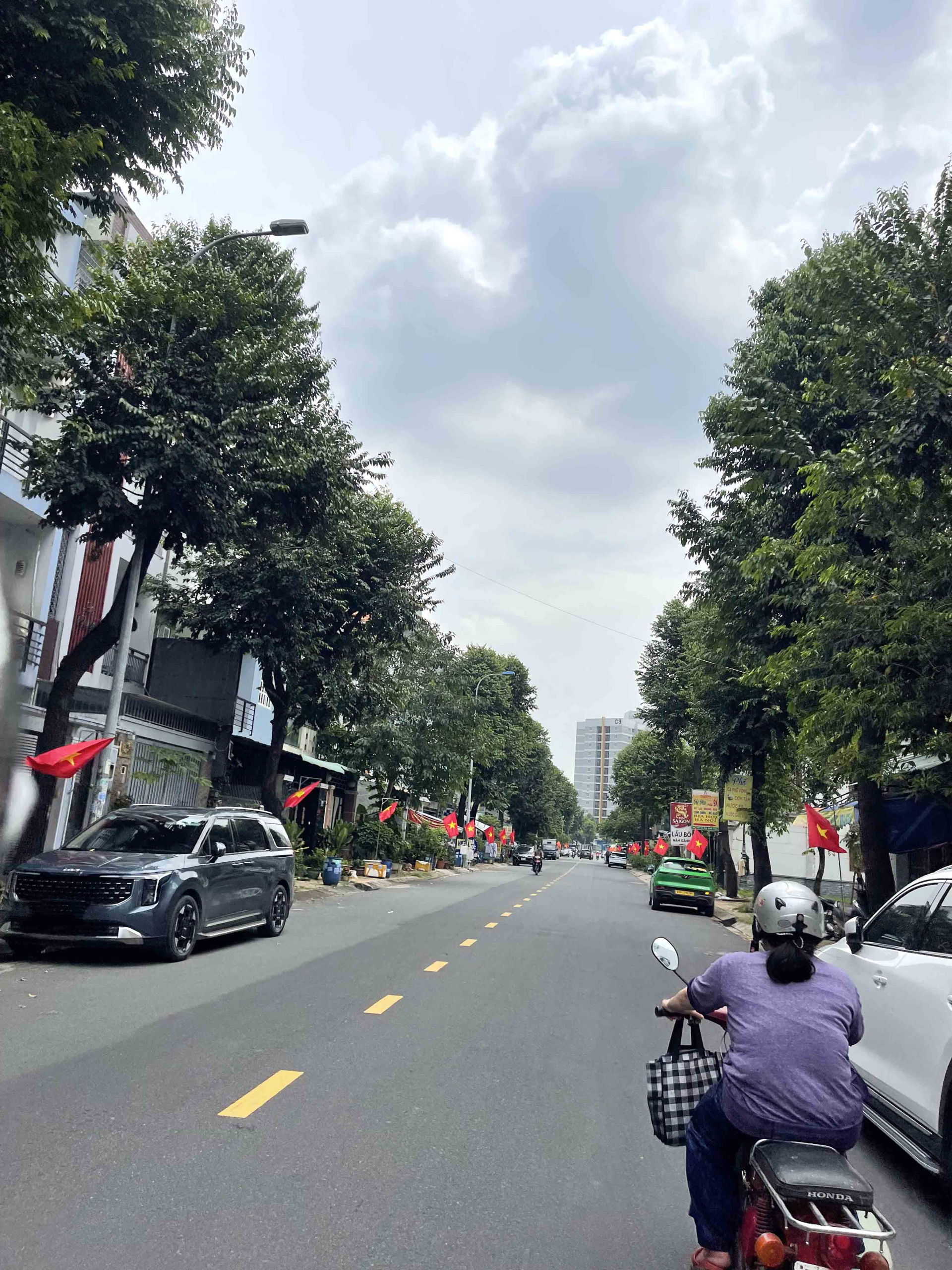 ban-nha-mat-tien-d2-tang-nhon-phu-a-chi-hon-13-ty (5)