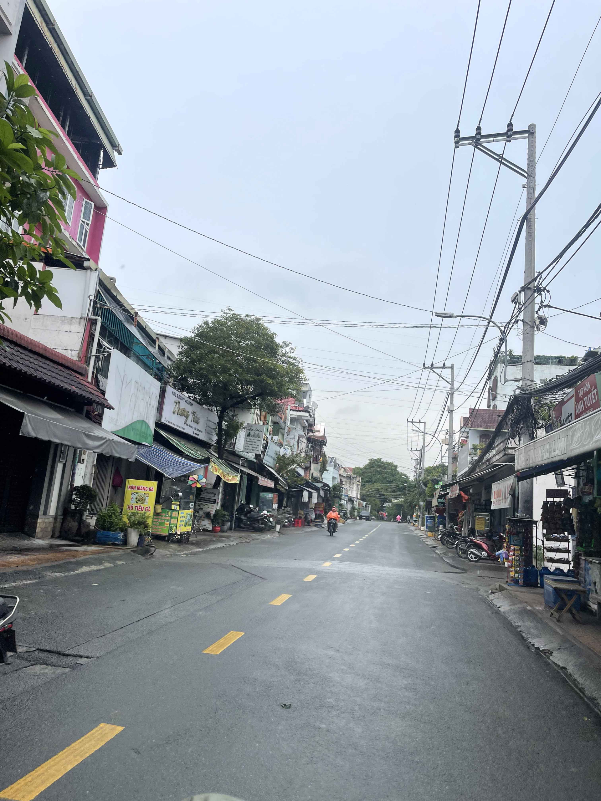 ban-nha-mat-tien-kinh-doanh-truong-van-thanh-hiep-phu-chi-17-ty-nhinh (3)