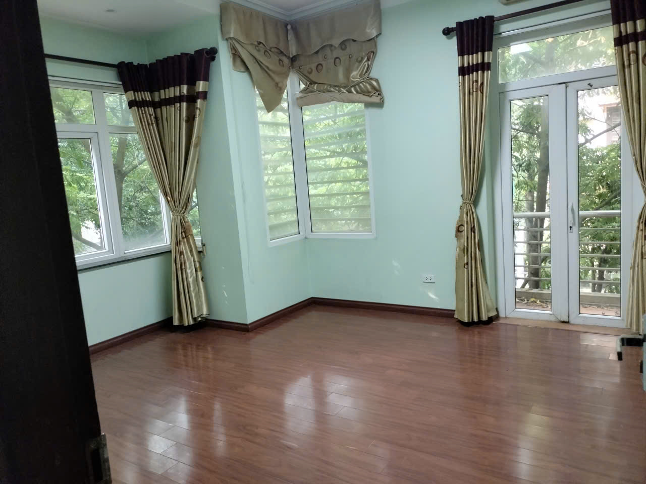 cho_thue_nha_hang_an_xa_la_ha_dong (31)