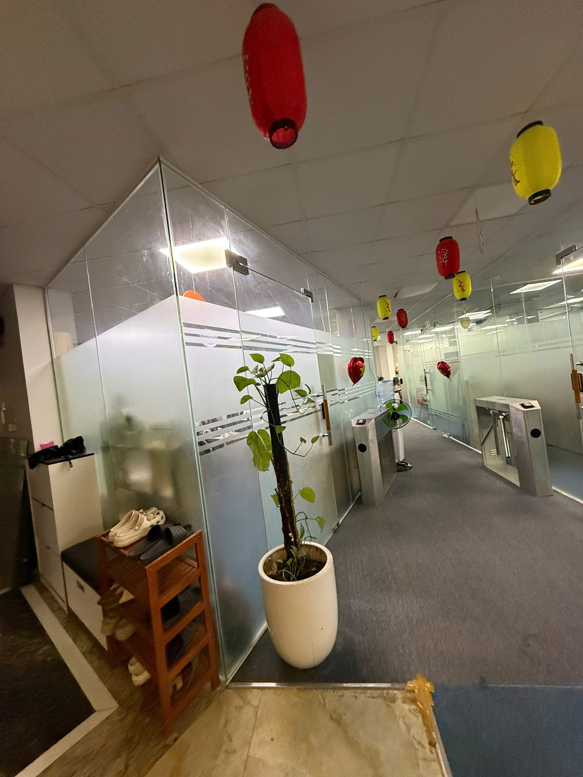 cho_thue_toa_van_phong_den_lu (1)