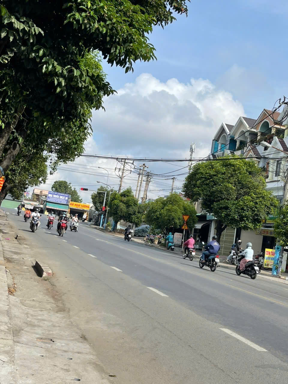 gen-h-z7190227854119_367b47124a693fbc0e0e52b004b1bb80