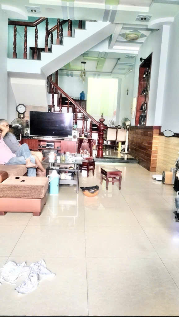 z6457716762748_622de5dcec329f580293db1c83c54a28