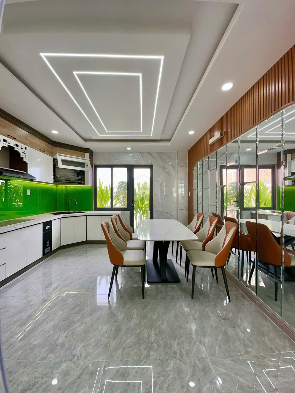 z6462854405993_d61a18c6f6e1b04c0b418a4b1ecbaf81