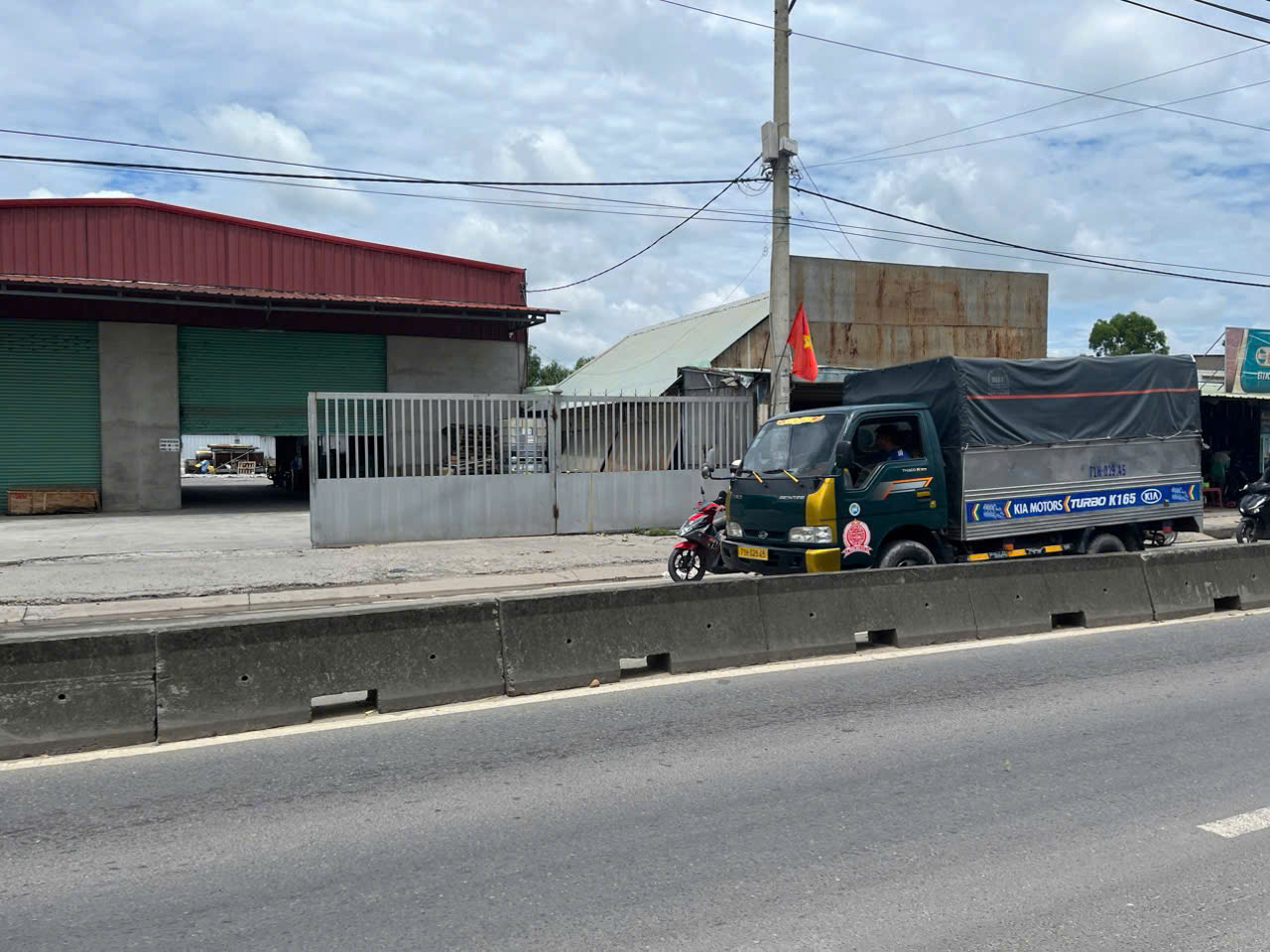 z6689016669117_e482d2afef1683bd73df119fc89a0845