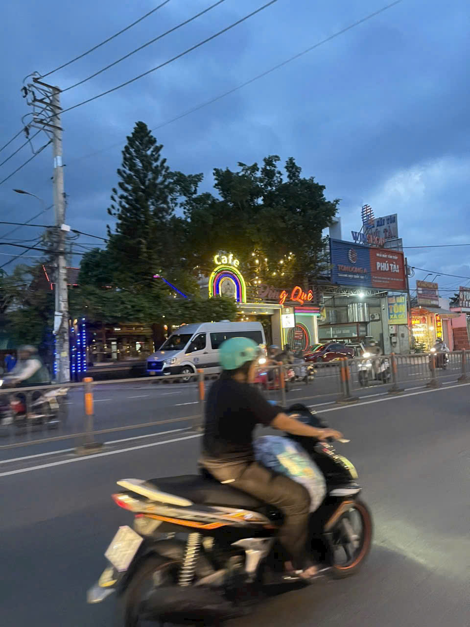 z6741577268677_afbc03e72bb8f78033053ec5f77fee7d