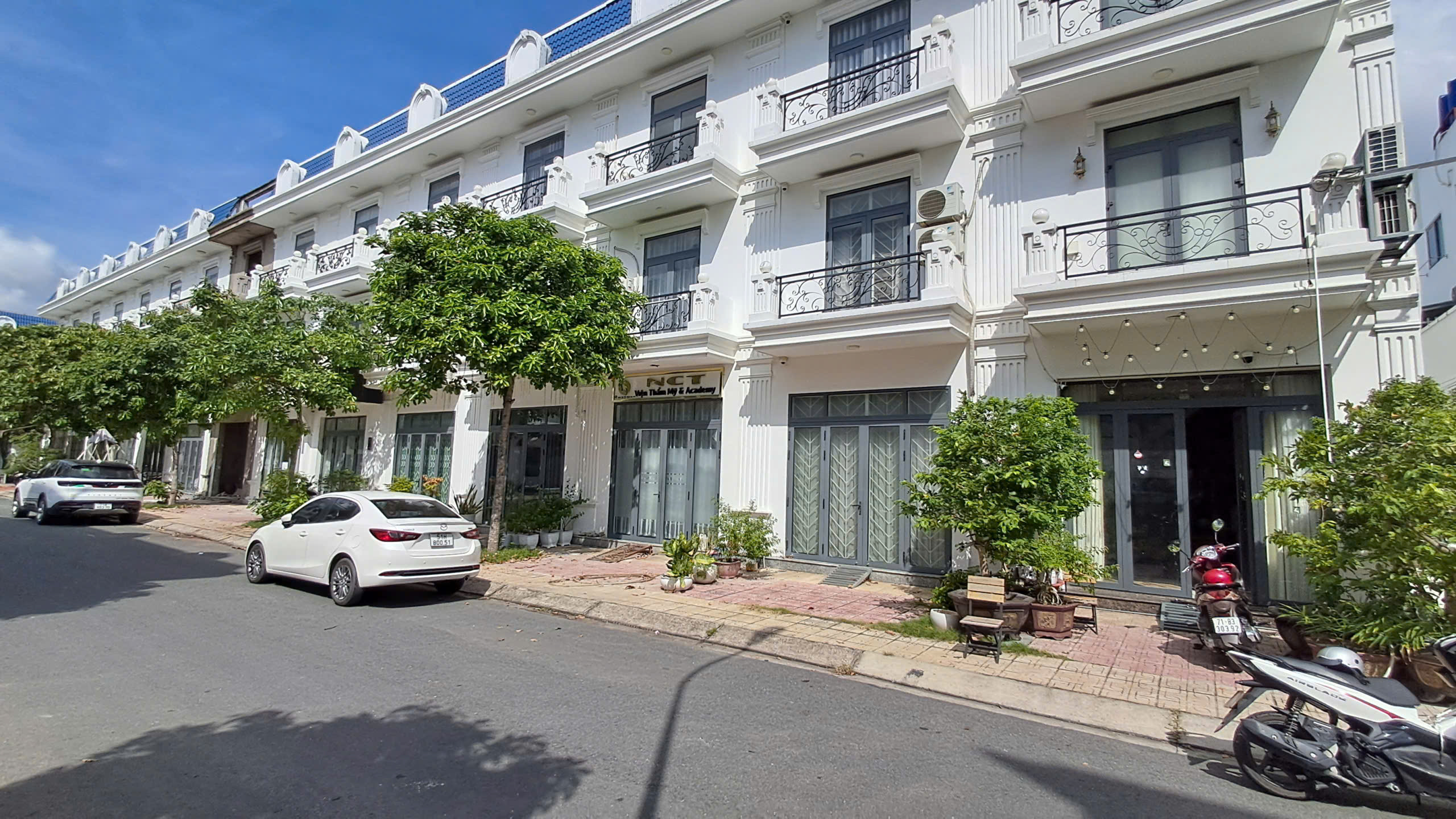 z7002443474609_90f7675aa358b418c1d7e5df967f4b0c