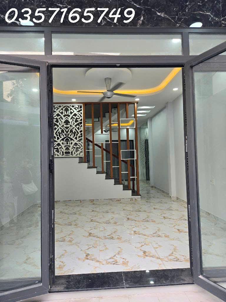 z7052084072486_f321646835678bf785af61679a162351