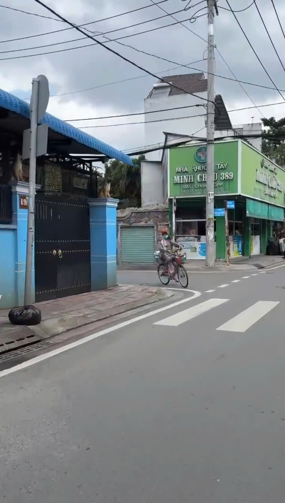 z7126031728601_467323327661ea68de74d3de3daa85e8