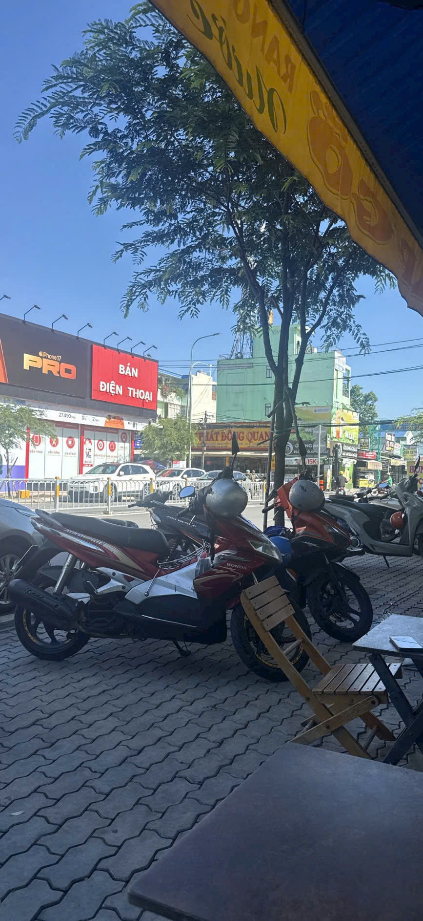 z7140027774771_676dadade2298c10aaf47571d908afc4