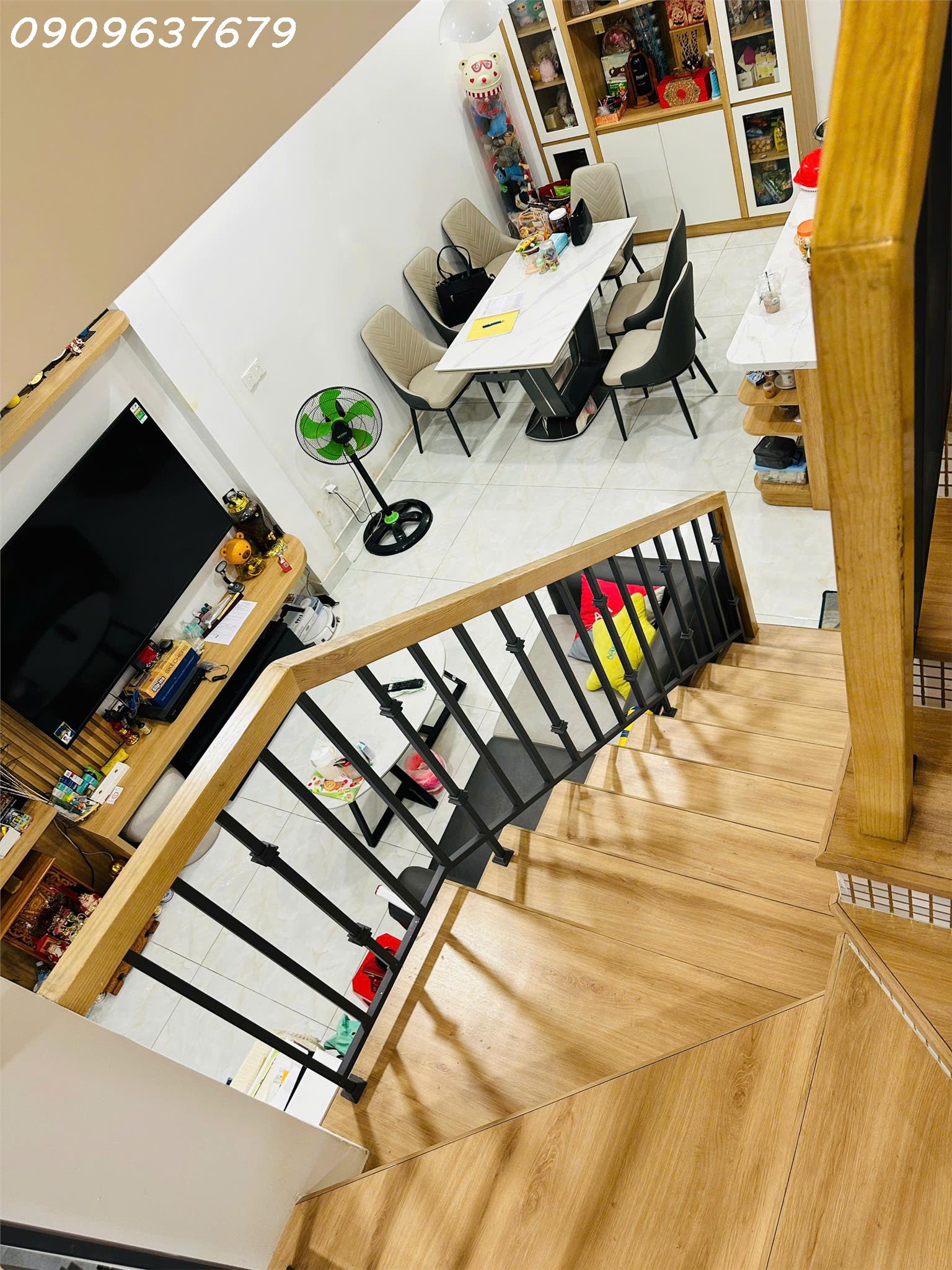 z7151131515720_5fd3c8f8b17a111c2e6f136d01244426