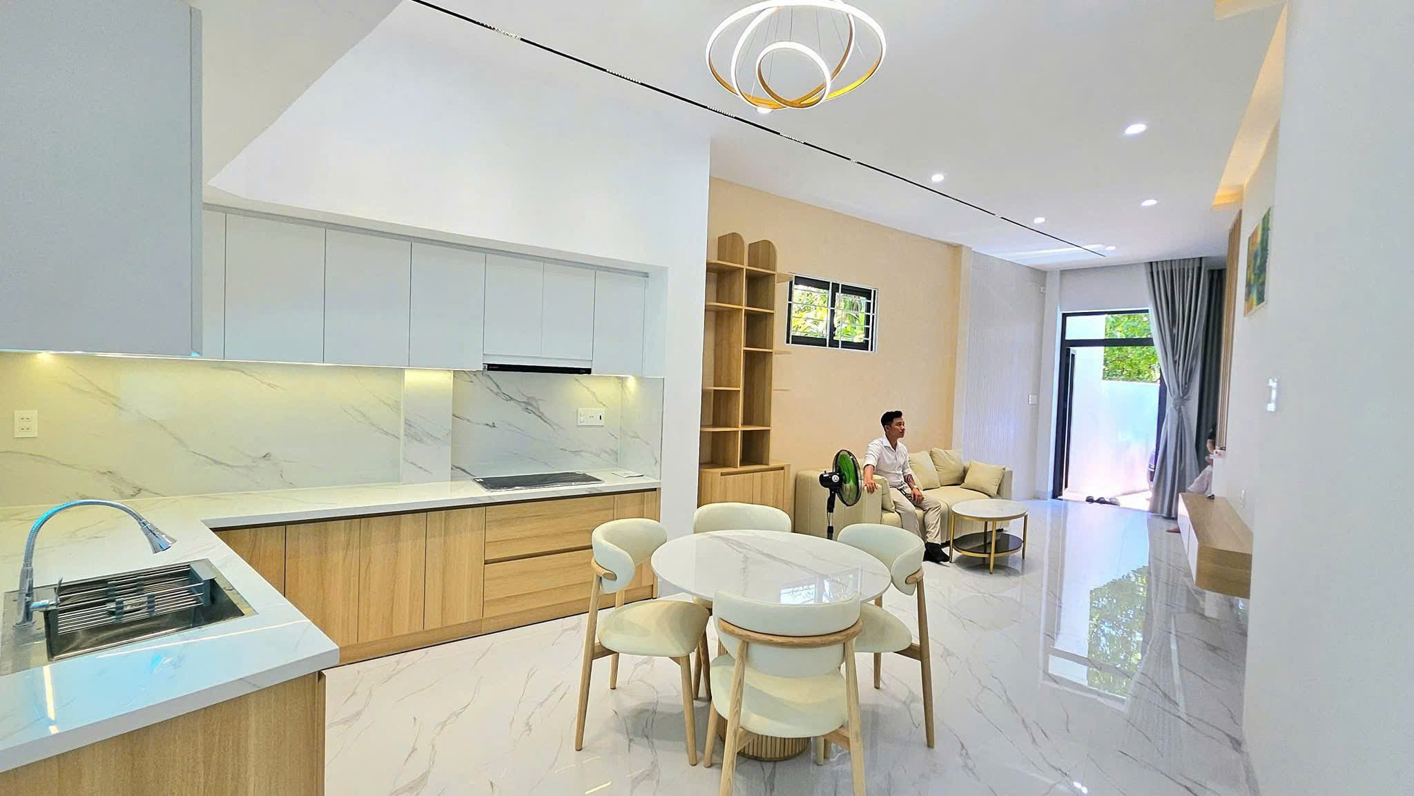 z7172742025964_cab4d6b5ce2788bee94e731e9962eb65