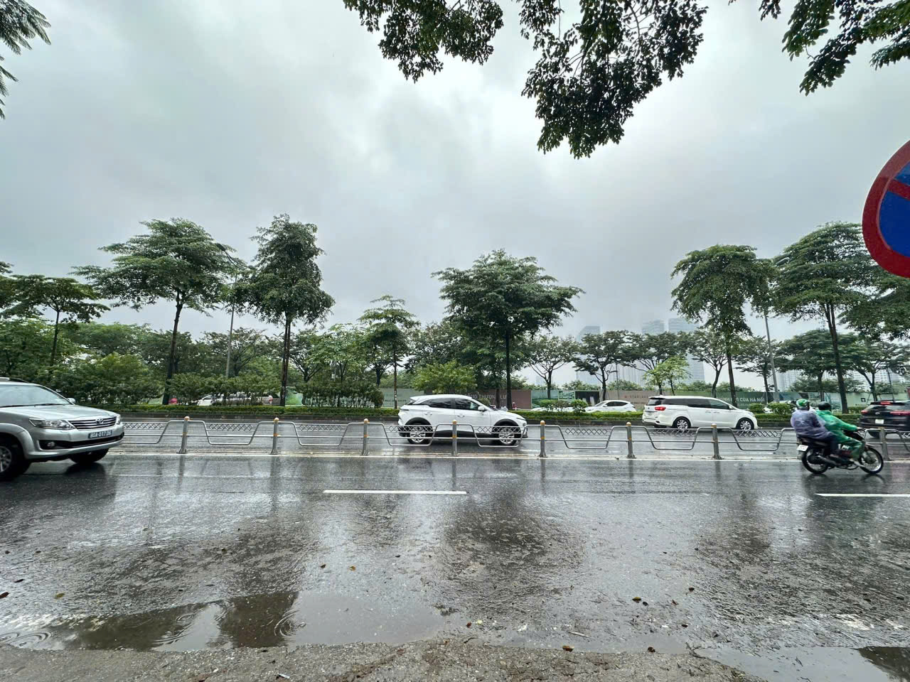 z7181039620860_63f35ef63418486d79dfe2f800c7b926