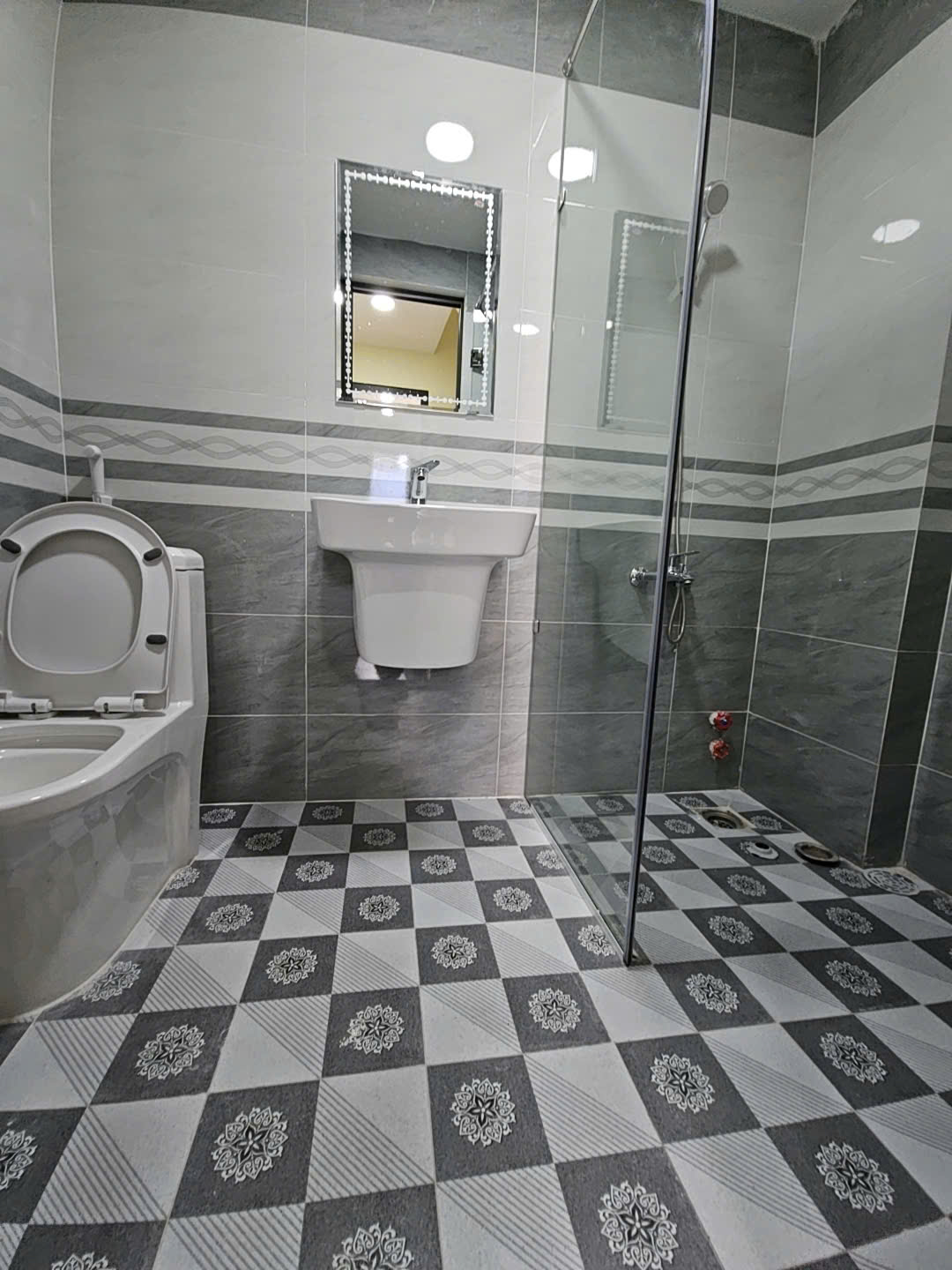 z7181482733478_64d9d9ef4e7047ec360a366a5be0ecac