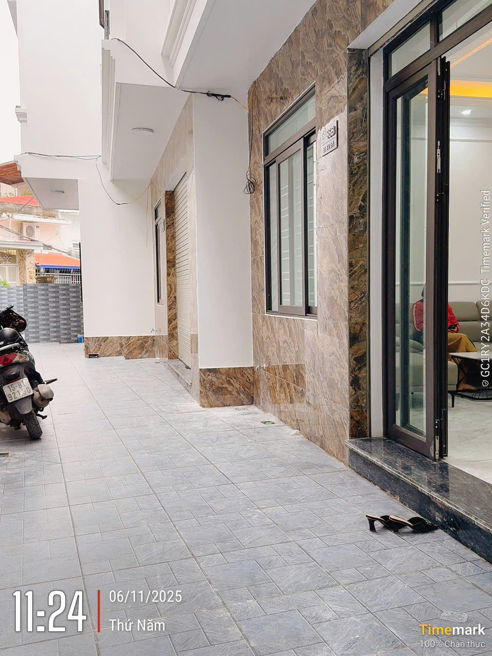 z7194700878679_5cf75287178c6cd3ab7408d1fa4ccf66