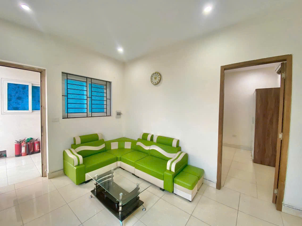 1820215650134088271_(1)