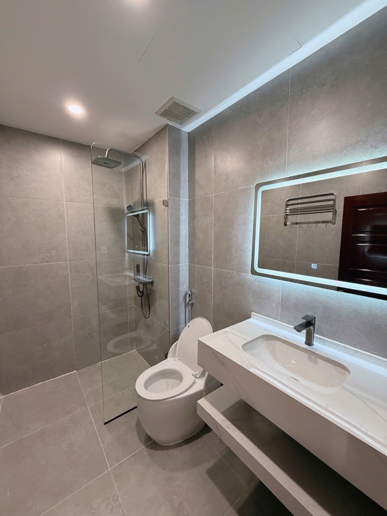 2dvl-1F3F9536-mhhwrc8g_39_18