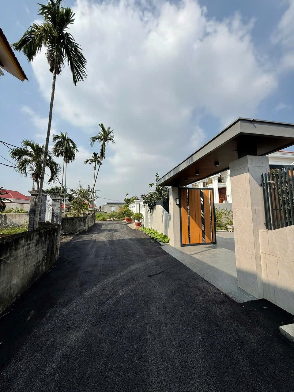 456813613584727983396