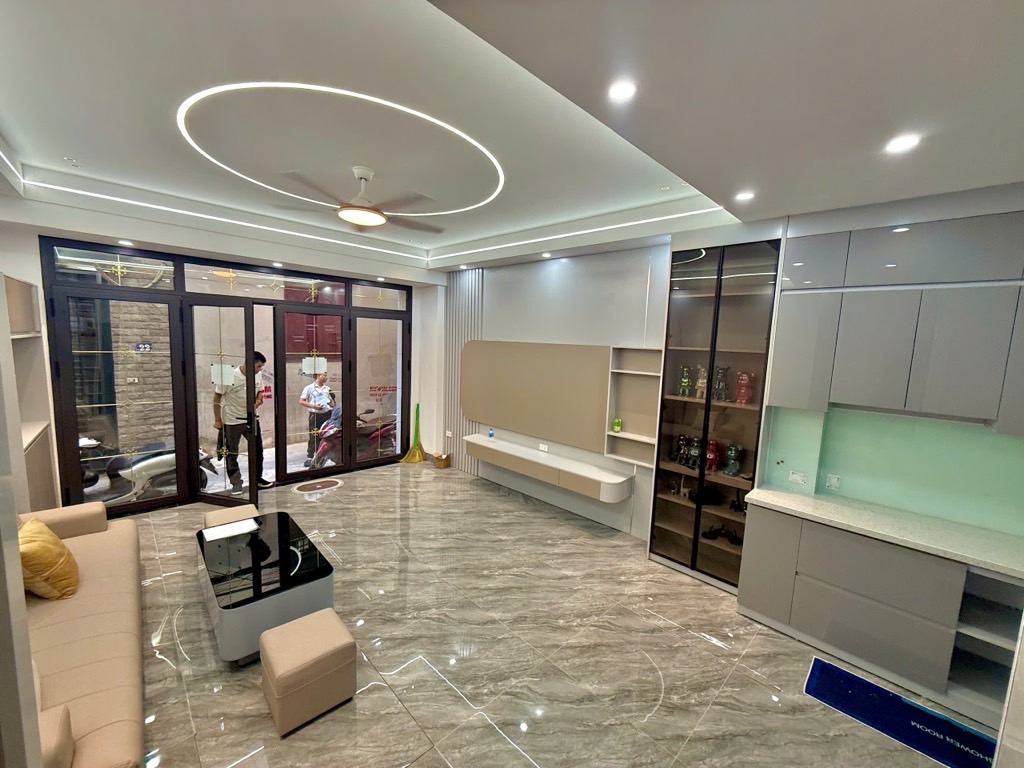 8s7-EAF5C606-mf586e10_32_14