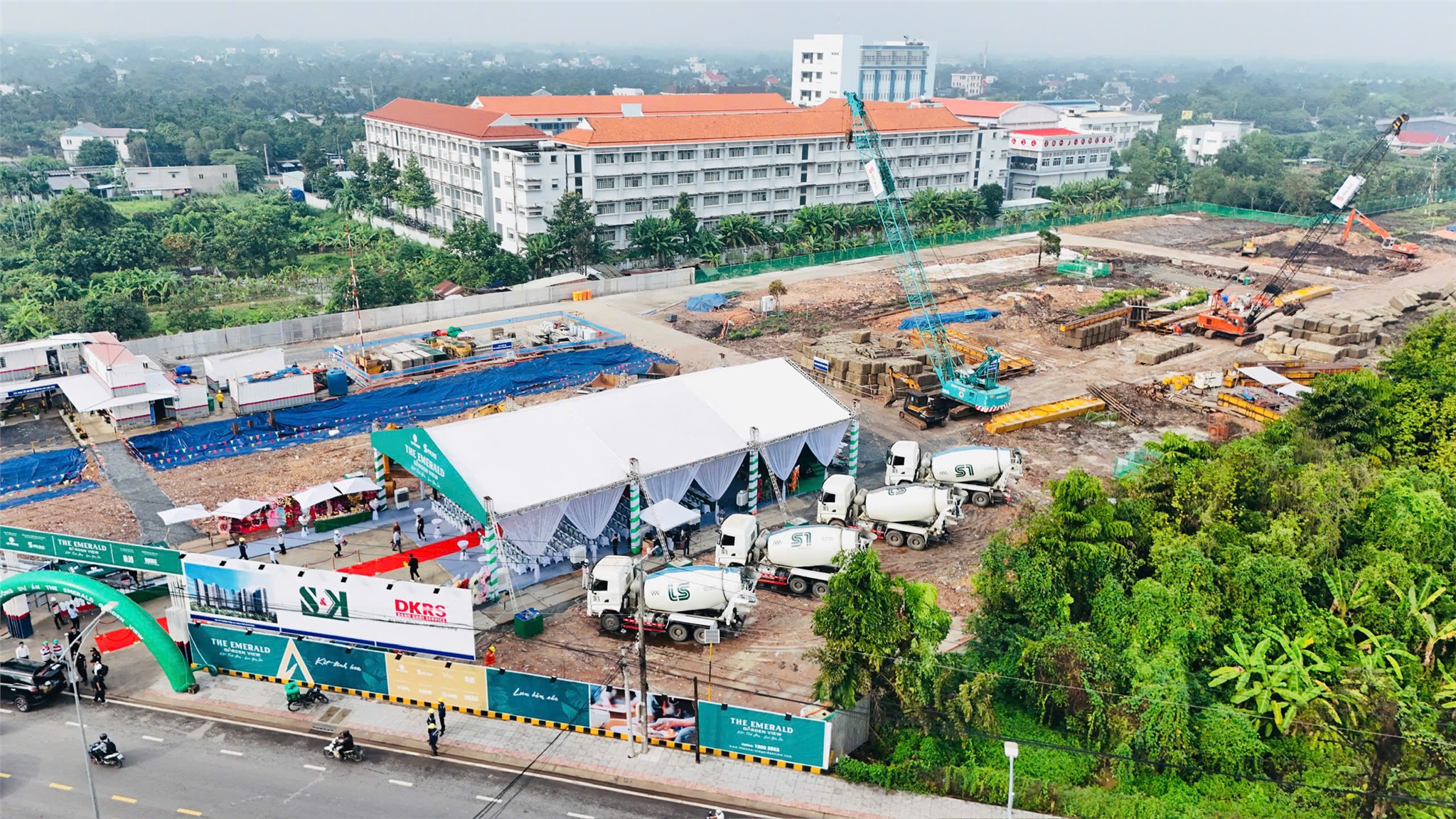 The Emerald Garden View 49