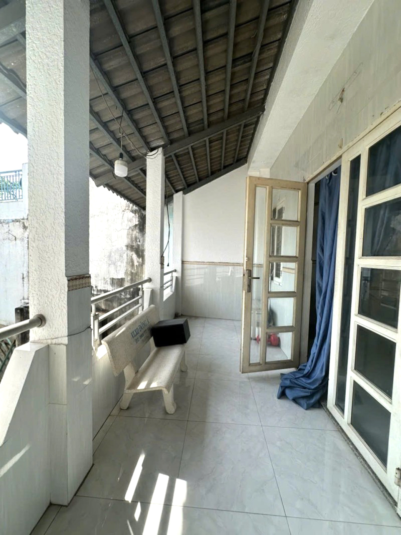 ban-nha-2-tang-mat-tien-kinh-doanh-200-m2-gan-vincom-q9 (3)