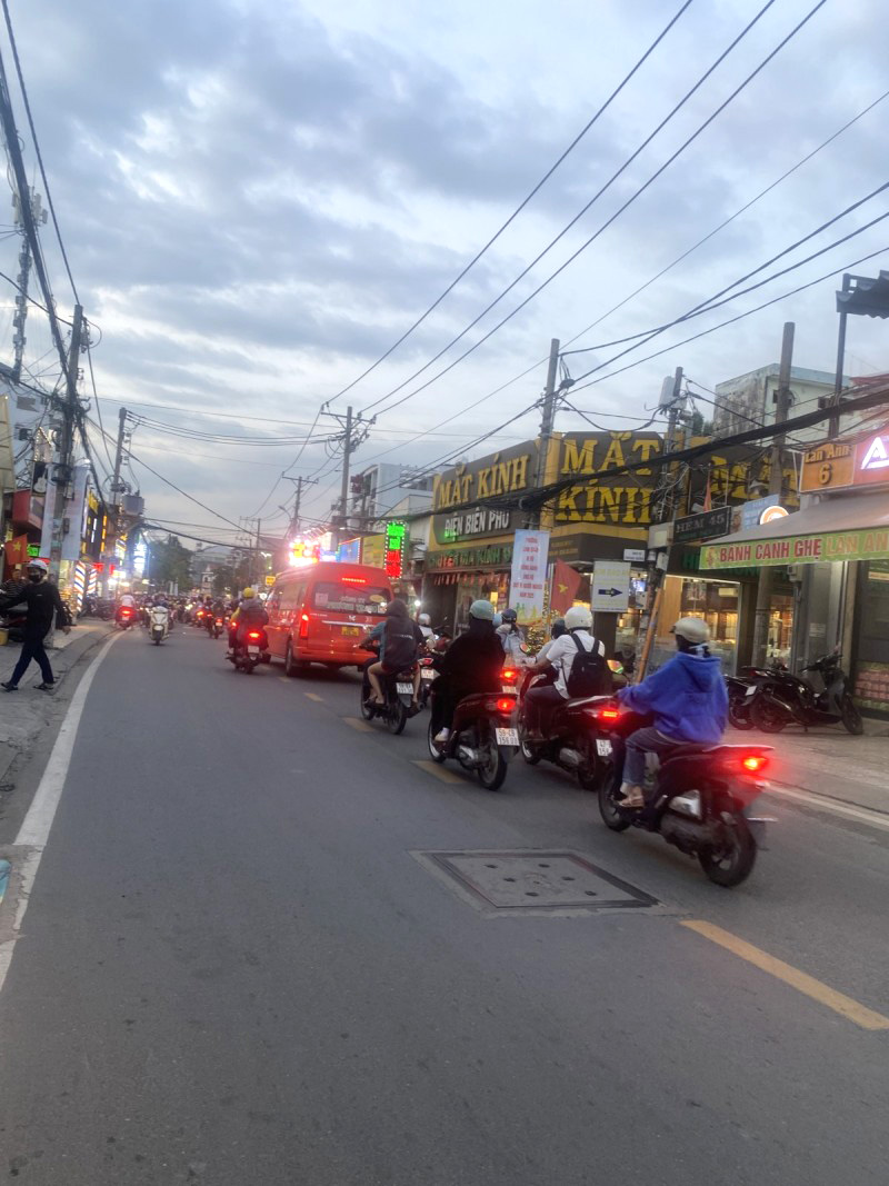 ban-nha-mat-tien-hoang-dieu-2-linh-trung-chi-19-ty-nhinh (1)