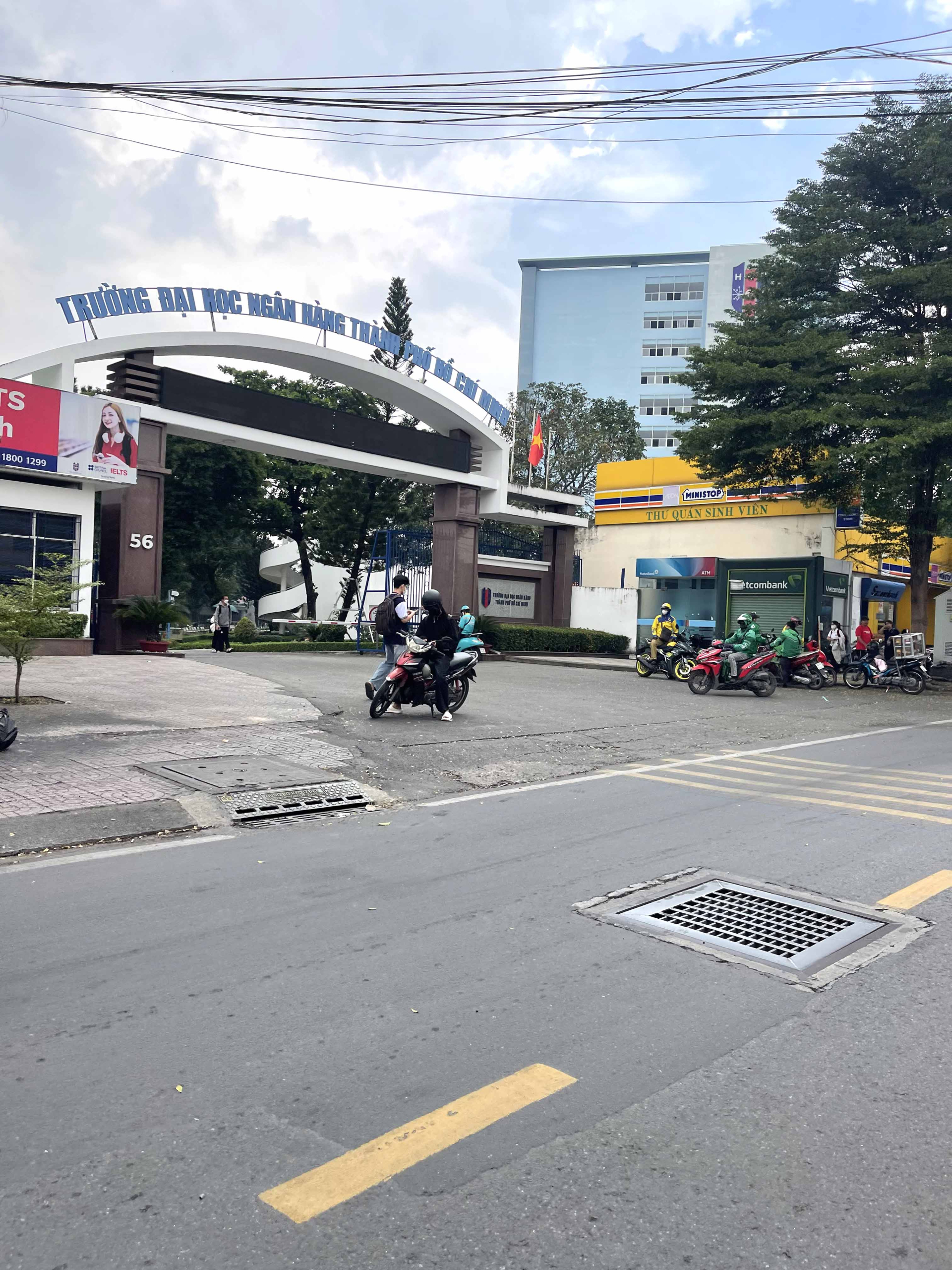 ban-nha-mat-tien-hoang-dieu-2-linh-trung-chi-19-ty-nhinh (5)