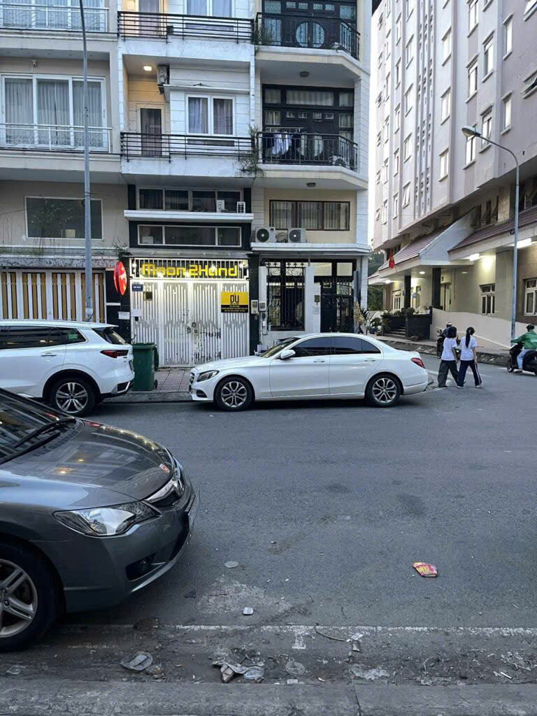 c2a9fe30-0a32-4f6f-9f09-af4d548feb7e